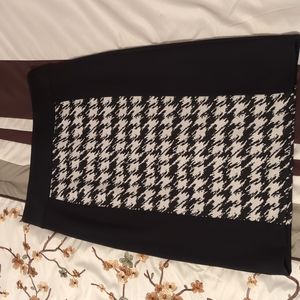 Grace black and white houndstooth pattern skirt